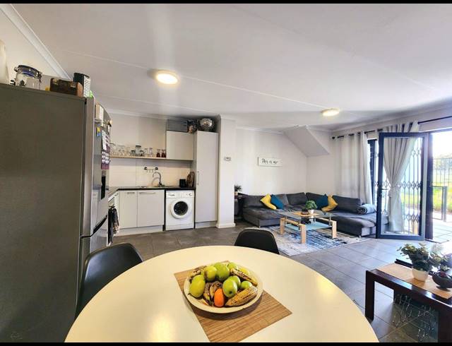 2 BEDROOM APARTMENT TO LET IN BURGUNDY ESTATE